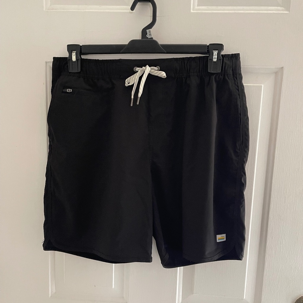 Vuori Banks 7” Shorts V330  Men’s size  XL